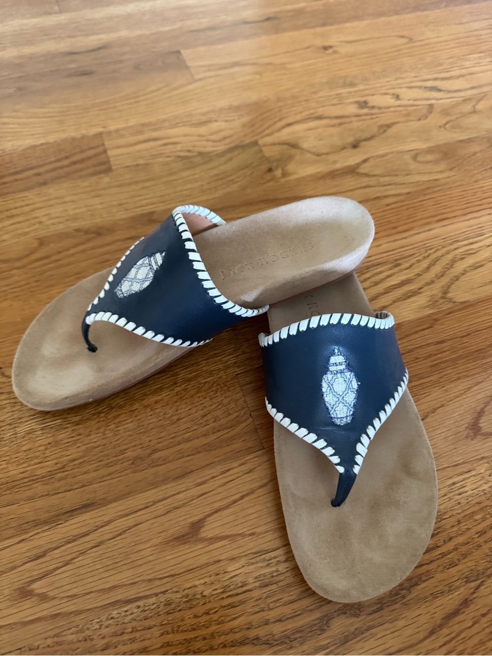 Vionic Navy Leather Thong Sandals with White Stitch Accent